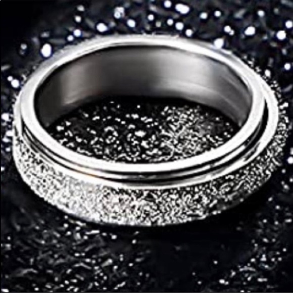 🦋3/$30🦋Fidget Spinner Ring in Silver Tone Glitter Finish Stainless Steel - Picture 2 of 5